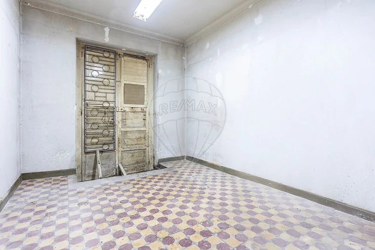 Loja para Arrendamento em Águas Livres Foto 8