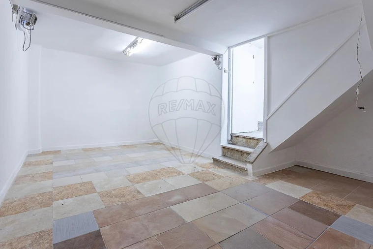 Loja para Arrendamento em Águas Livres Foto 13