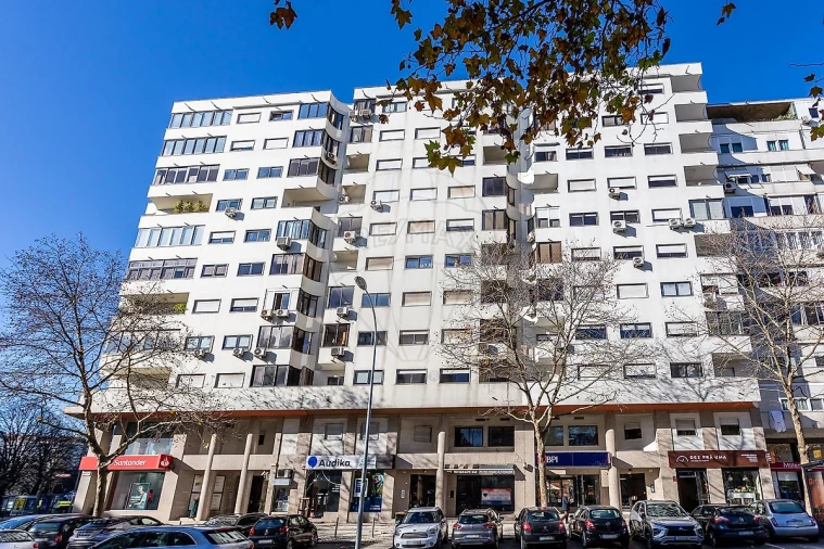 Loja para Arrendamento em São Domingos de Benfica Foto 23