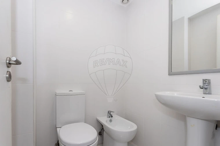 Loja para Arrendamento em São Domingos de Benfica Foto 5