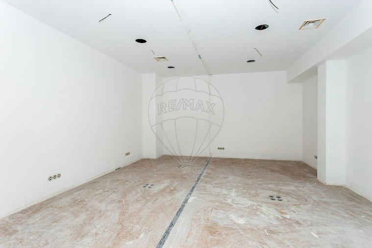 Loja para Arrendamento em São Domingos de Benfica Foto 13