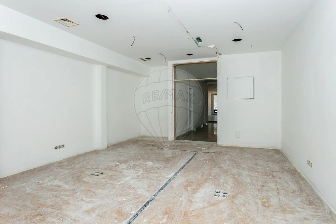 Loja para Arrendamento em São Domingos de Benfica Foto 14