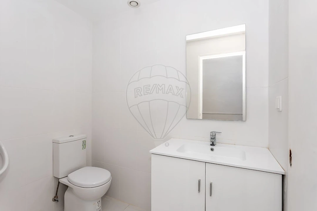 Loja para Arrendamento em São Domingos de Benfica Foto 12