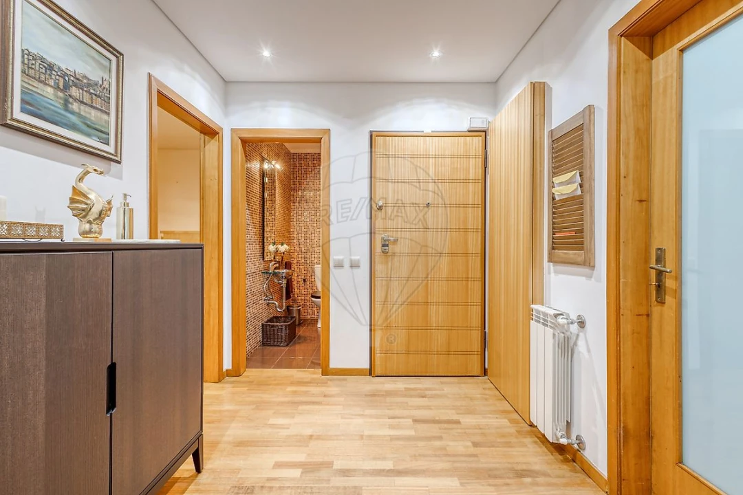 Apartamento T3 para Arrendamento em Gondomar (São Cosme), Valbom e Jovim Foto 3