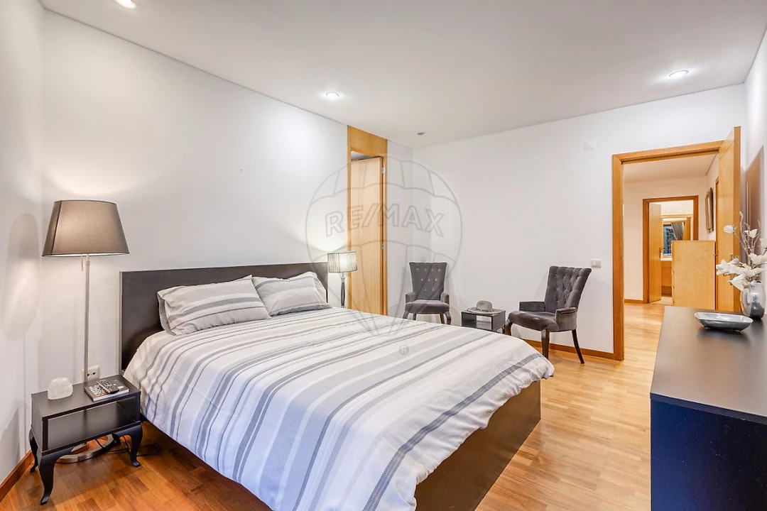 Apartamento T3 para Arrendamento em Gondomar (São Cosme), Valbom e Jovim Foto 14