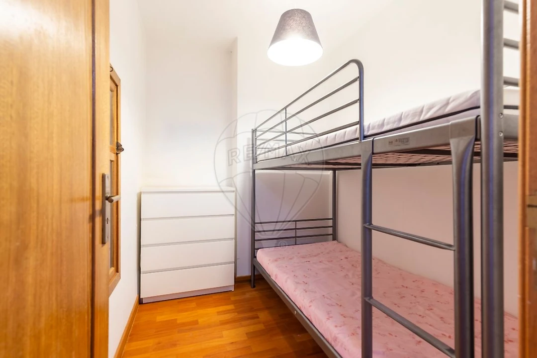 Moradia T4 para Venda em Silveira Foto 16