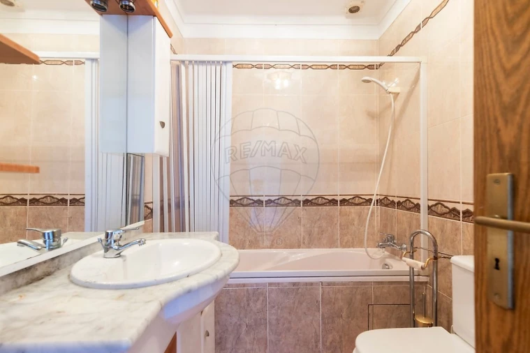 Moradia T4 para Venda em Silveira Foto 15