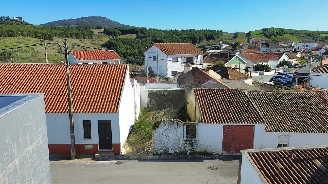 Armazém para Venda em Azueira e Sobral da Abelheira Foto 1