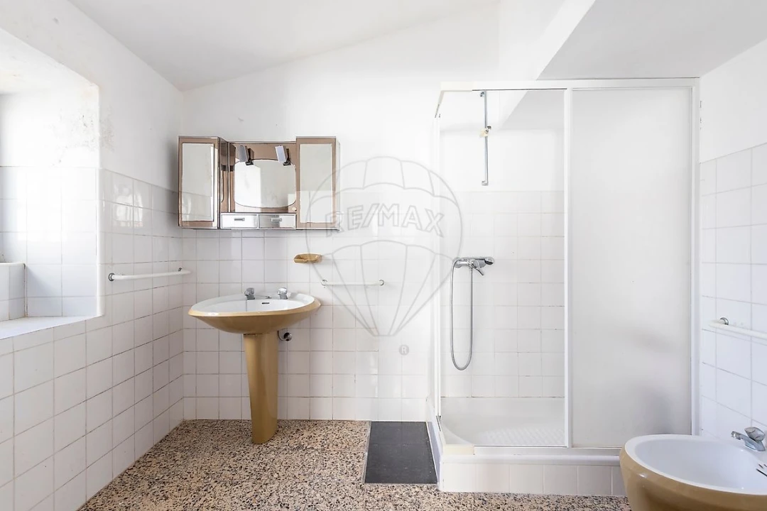 Moradia T3 para Venda em Atouguia da Baleia Foto 11