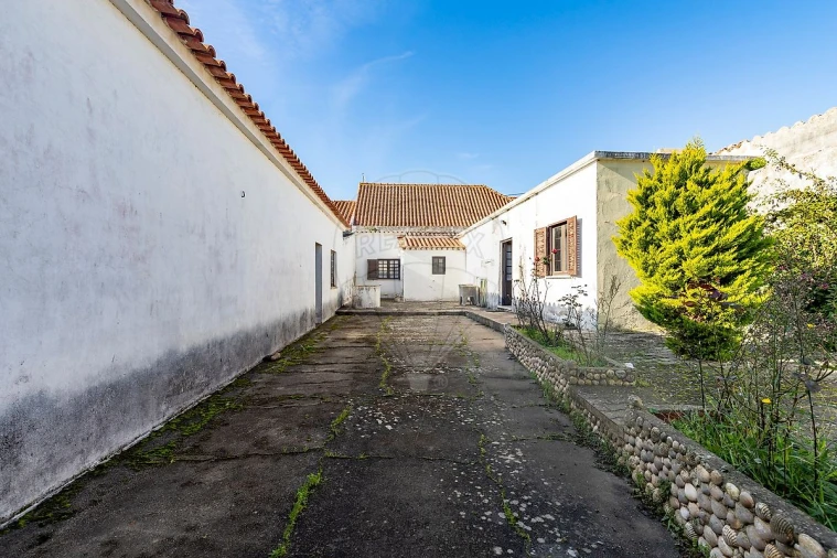 Moradia T3 para Venda em Atouguia da Baleia Foto 2