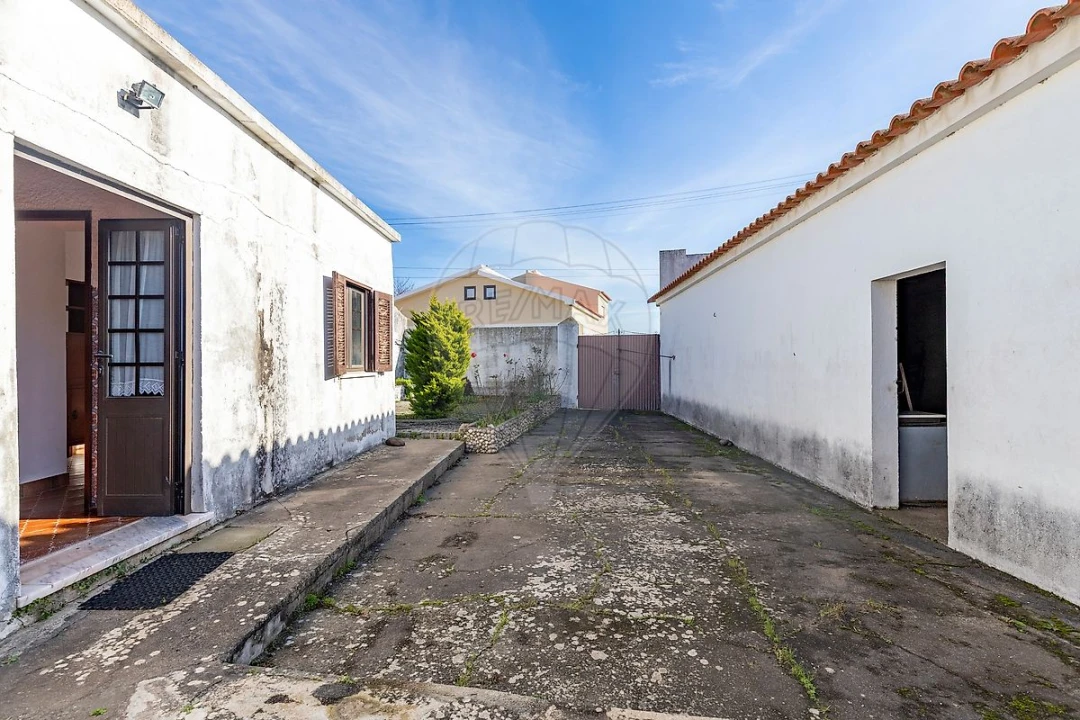 Moradia T3 para Venda em Atouguia da Baleia Foto 21