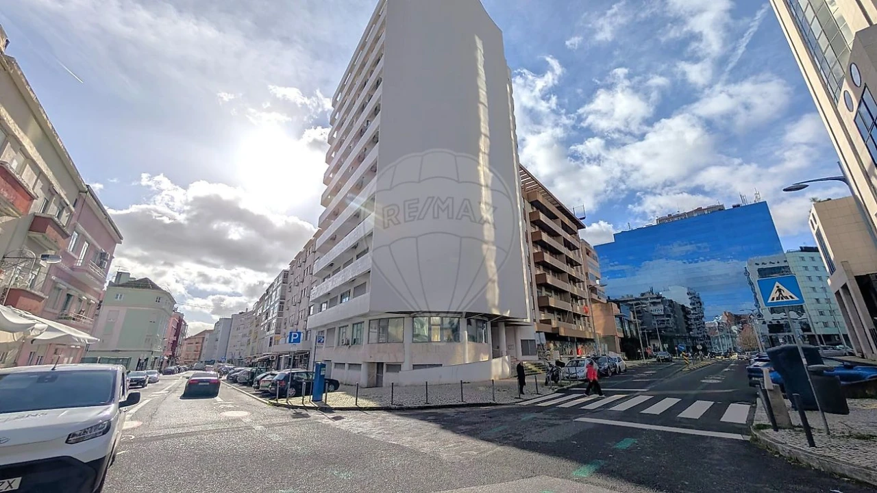 Apartamento T2 para Arrendamento em Avenidas Novas Foto 17