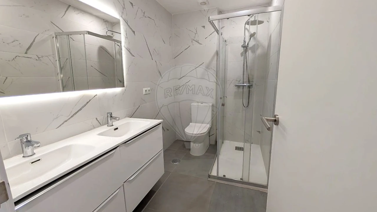 Apartamento T2 para Arrendamento em Avenidas Novas Foto 15