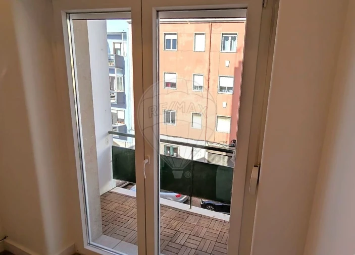 Apartamento T2 para Arrendamento em Avenidas Novas Foto 5