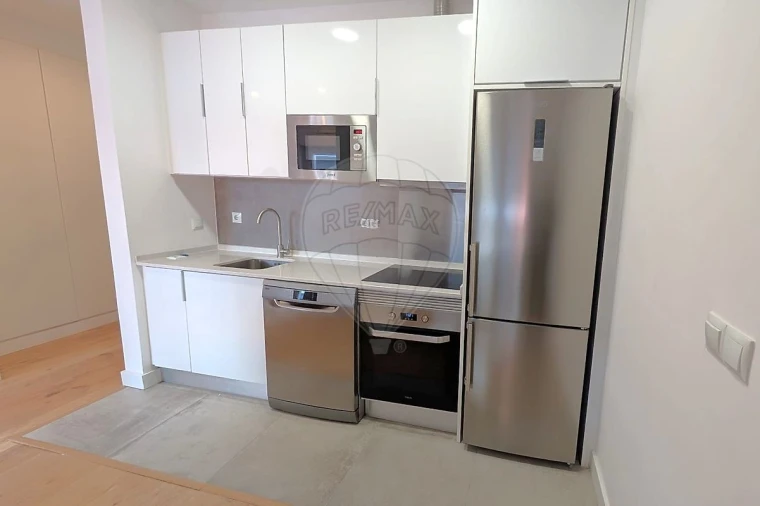 Apartamento T2 para Arrendamento em Avenidas Novas Foto 9