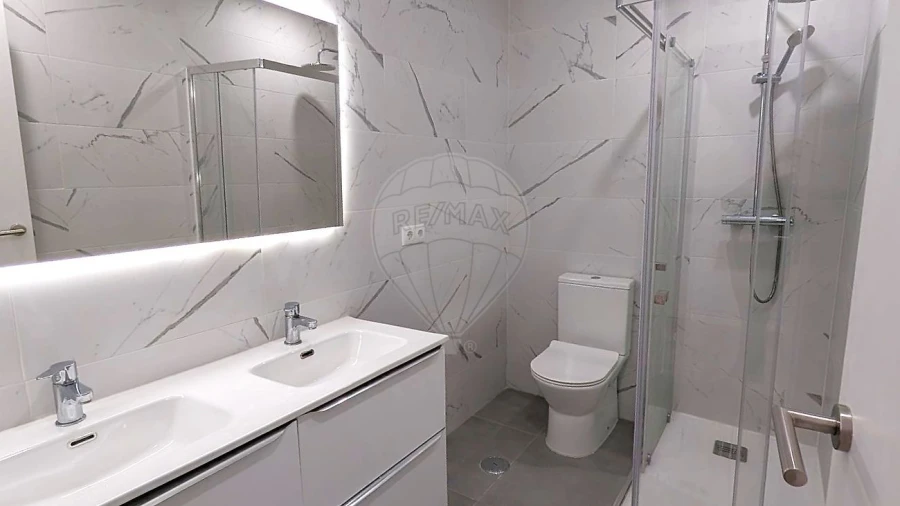 Apartamento T2 para Arrendamento em Avenidas Novas Foto 13