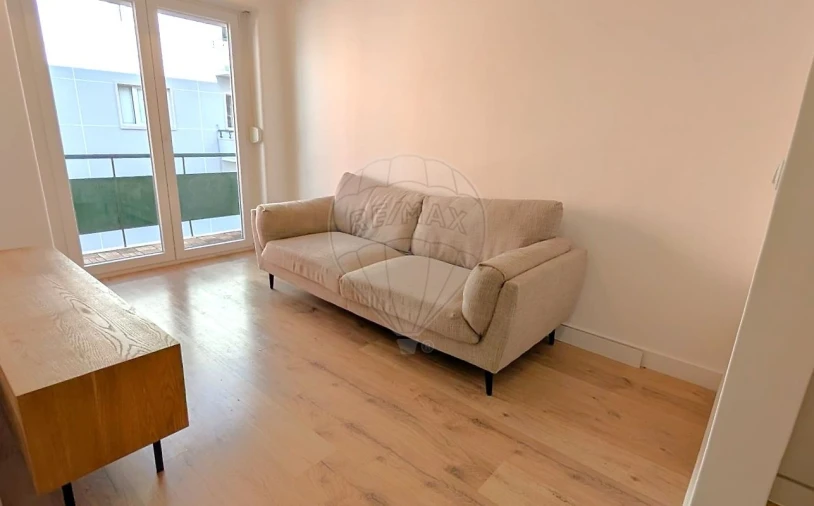 Apartamento T2 para Arrendamento em Avenidas Novas Foto 2