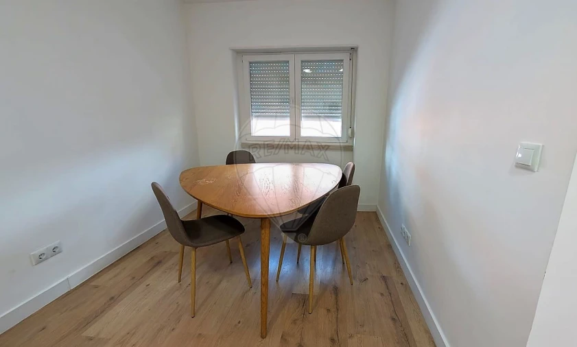 Apartamento T2 para Arrendamento em Avenidas Novas Foto 6