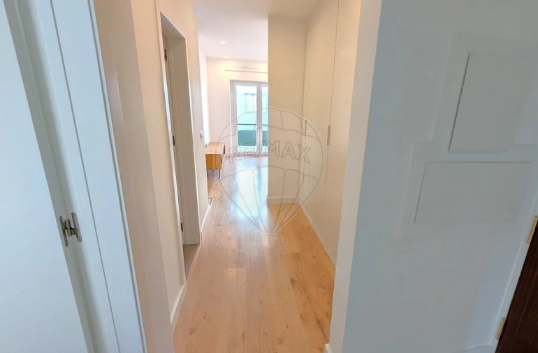 Apartamento T2 para Arrendamento em Avenidas Novas Foto 3