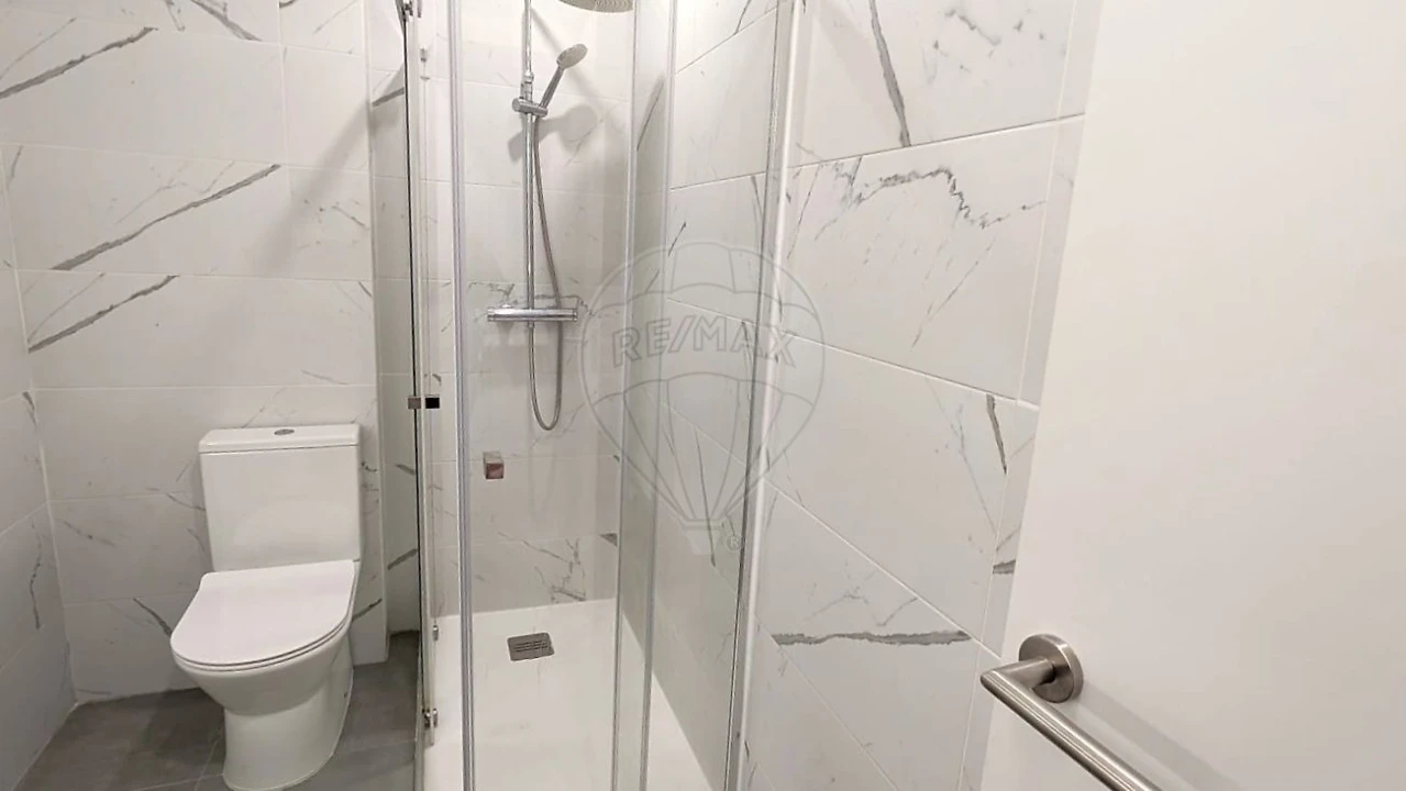 Apartamento T2 para Arrendamento em Avenidas Novas Foto 14