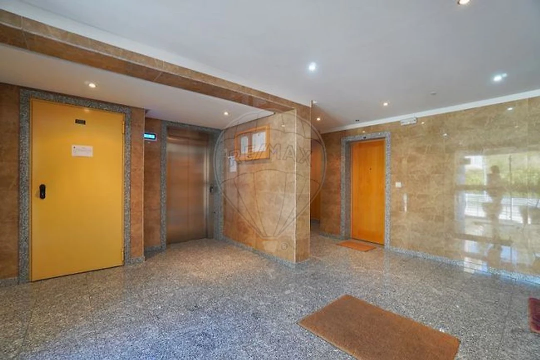 Apartamento T1 para Arrendamento em Póvoa de Santa Iria e Forte da Casa Foto 13