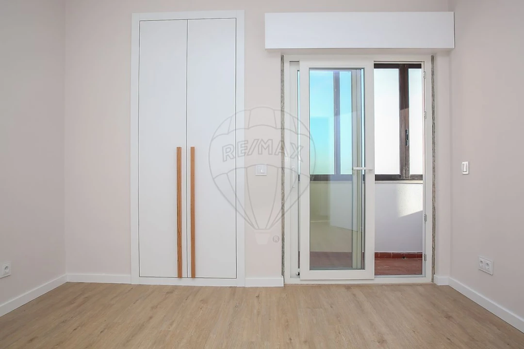 Apartamento T3 para Arrendamento em Póvoa de Santa Iria e Forte da Casa Foto 13