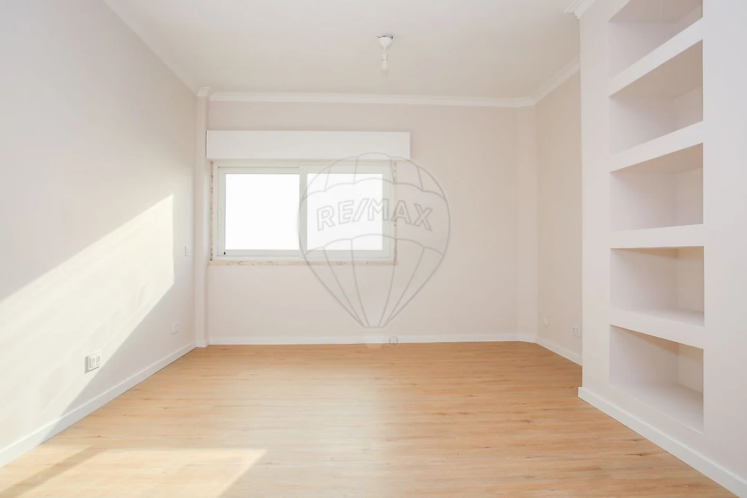 Apartamento T3 para Arrendamento em Póvoa de Santa Iria e Forte da Casa Foto 7