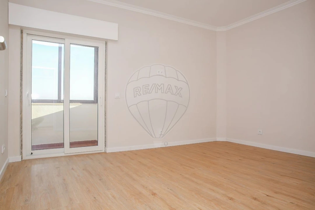 Apartamento T3 para Arrendamento em Póvoa de Santa Iria e Forte da Casa Foto 14