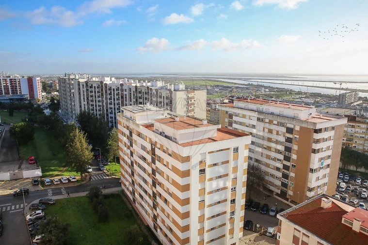 Apartamento T3 para Arrendamento em Póvoa de Santa Iria e Forte da Casa Foto 36