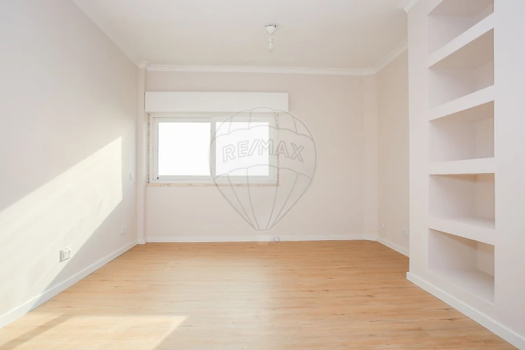 Apartamento T3 para Arrendamento em Póvoa de Santa Iria e Forte da Casa Foto 7