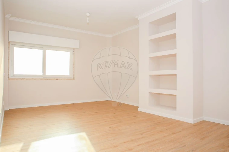 Apartamento T3 para Arrendamento em Póvoa de Santa Iria e Forte da Casa Foto 8