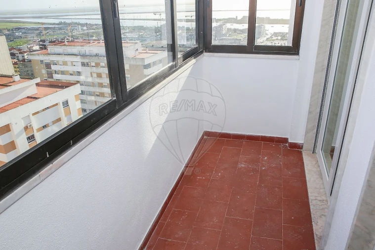Apartamento T3 para Arrendamento em Póvoa de Santa Iria e Forte da Casa Foto 32