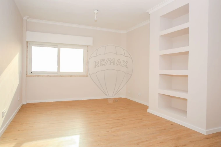 Apartamento T3 para Arrendamento em Póvoa de Santa Iria e Forte da Casa Foto 6