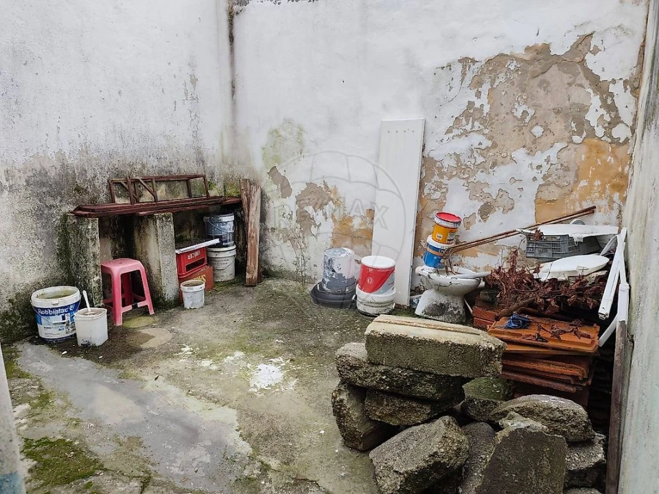 Moradia T2 para Venda em Raposa Foto 7