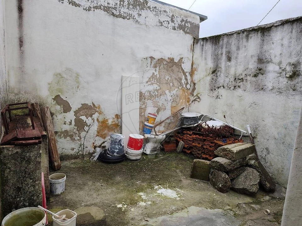 Moradia T2 para Venda em Raposa Foto 5