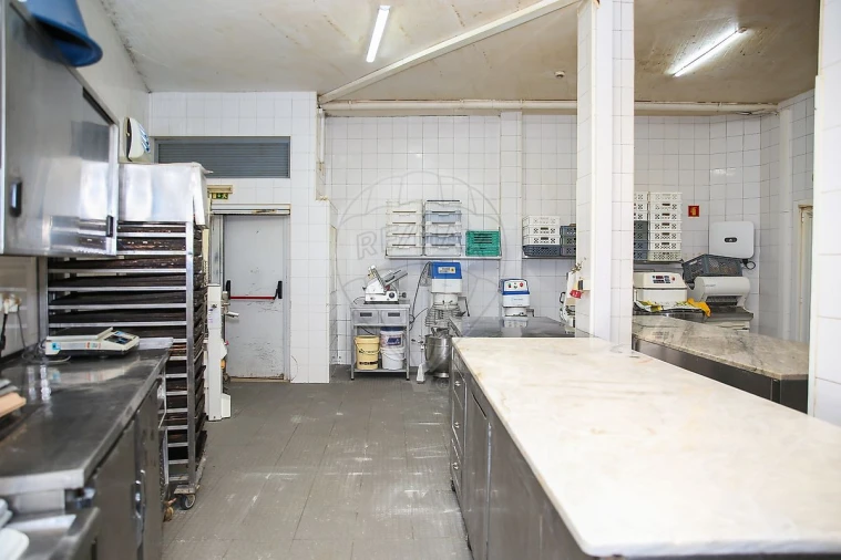 Negócio para Venda em Castanheira do Ribatejo e Cachoeiras Foto 9