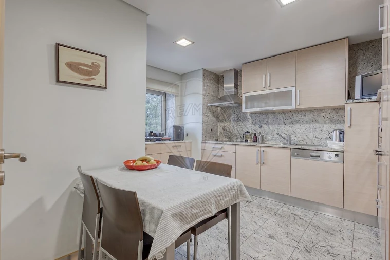 Apartamento T3 para Venda em Gulpilhares e Valadares Foto 14