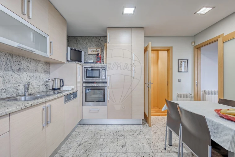 Apartamento T3 para Venda em Gulpilhares e Valadares Foto 13