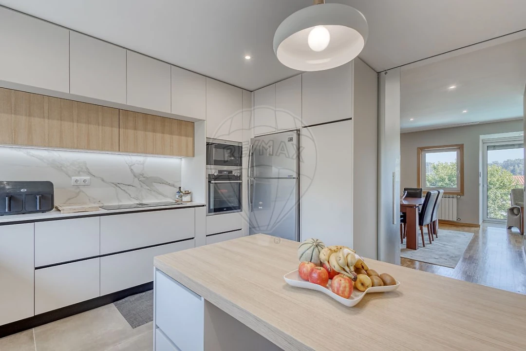 Moradia T5 para Venda em Gondomar (São Cosme), Valbom e Jovim Foto 11