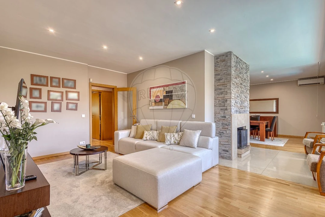 Moradia T5 para Venda em Gondomar (São Cosme), Valbom e Jovim Foto 1