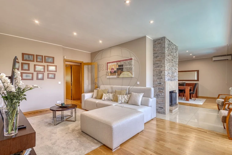 Moradia T5 para Venda em Gondomar (São Cosme), Valbom e Jovim Foto 1