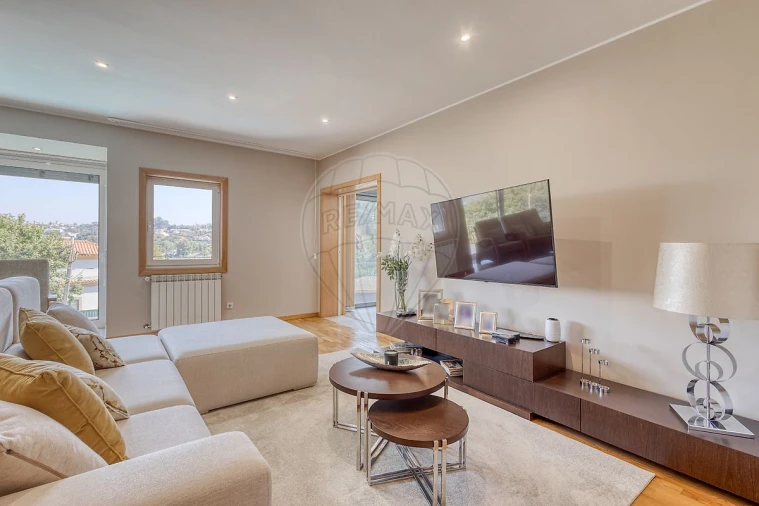 Moradia T5 para Venda em Gondomar (São Cosme), Valbom e Jovim Foto 15