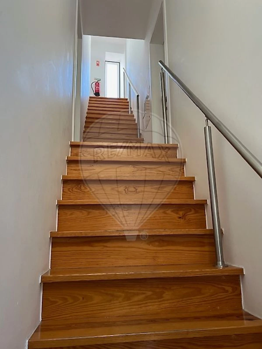 Apartamento T1 para Arrendamento em Sesimbra (Santiago) Foto 3