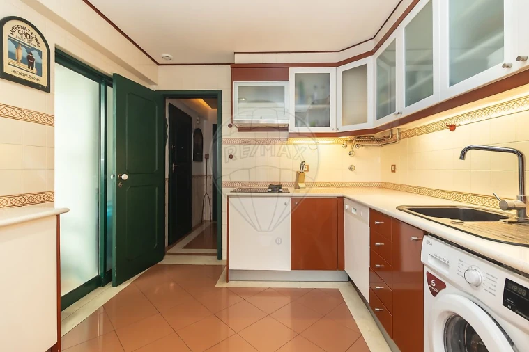 Apartamento T4 para Venda em Sesimbra (Santiago) Foto 16