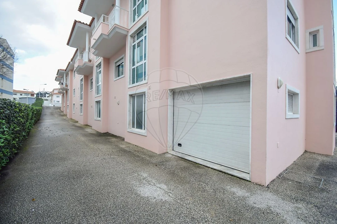 Apartamento T3 para Arrendamento em São Domingos de Rana Foto 30