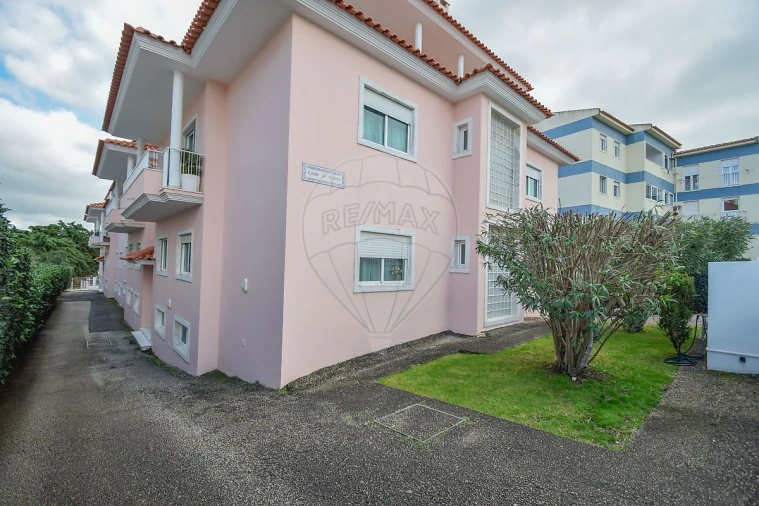 Apartamento T3 para Arrendamento em São Domingos de Rana Foto 32