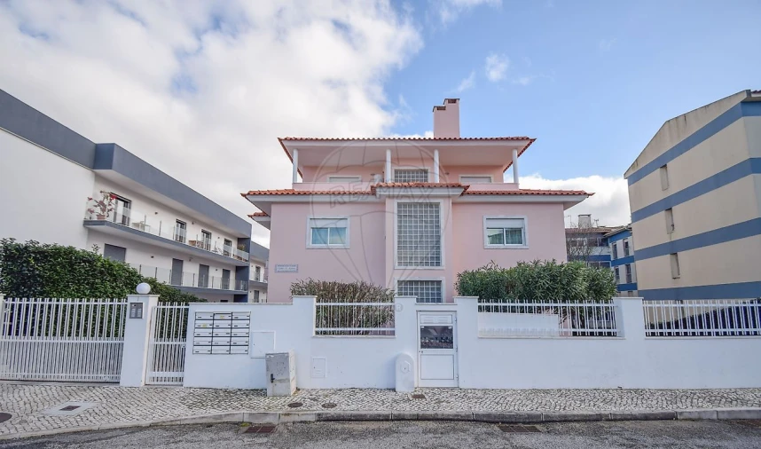 Apartamento T3 para Arrendamento em São Domingos de Rana Foto 29