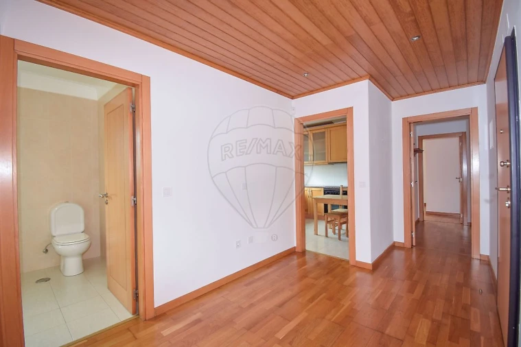 Apartamento T3 para Arrendamento em São Domingos de Rana Foto 14