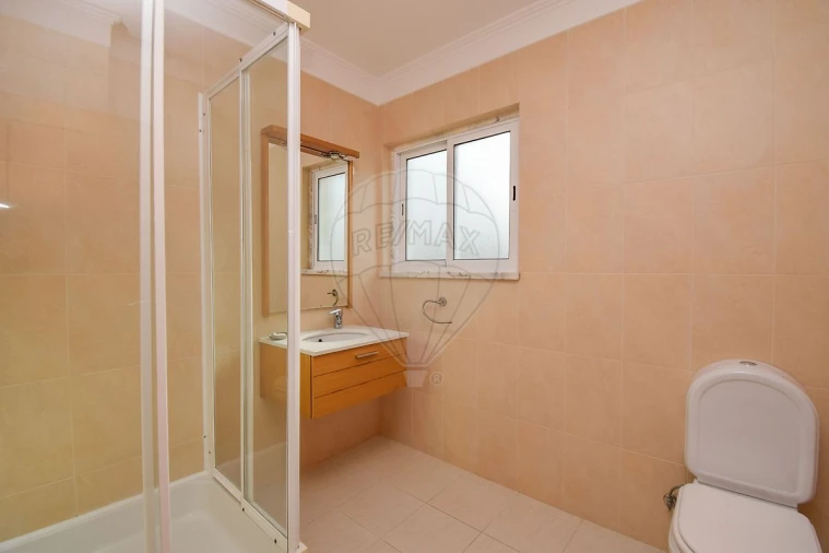 Apartamento T3 para Arrendamento em São Domingos de Rana Foto 22