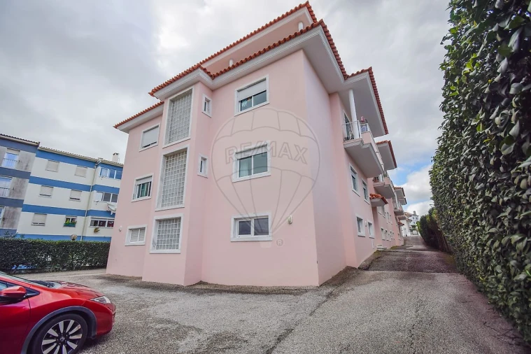 Apartamento T3 para Arrendamento em São Domingos de Rana Foto 31